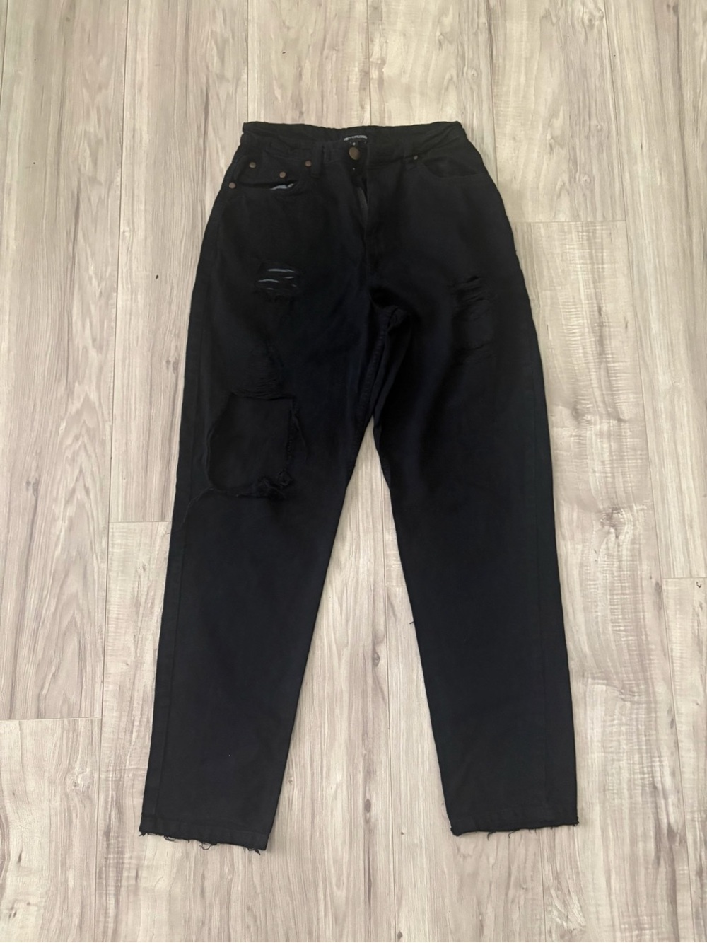 PrettyLittleThing Black Distressed Boyfriend Jeans